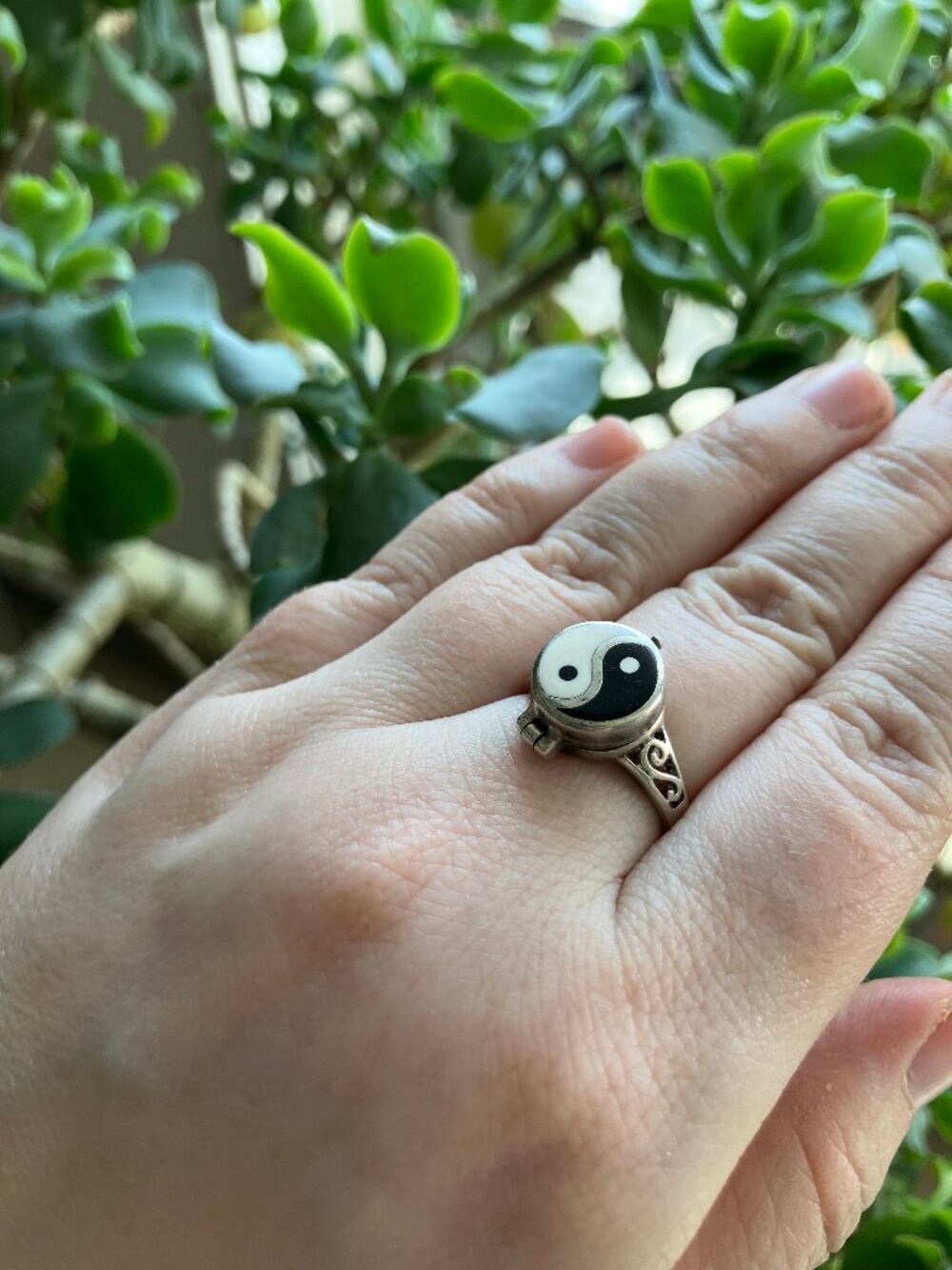 Yin Yang Silver Pillbox Poison Ring Enamel Inlay Vintage 90s 925 Sterling - Picture 3 of 10